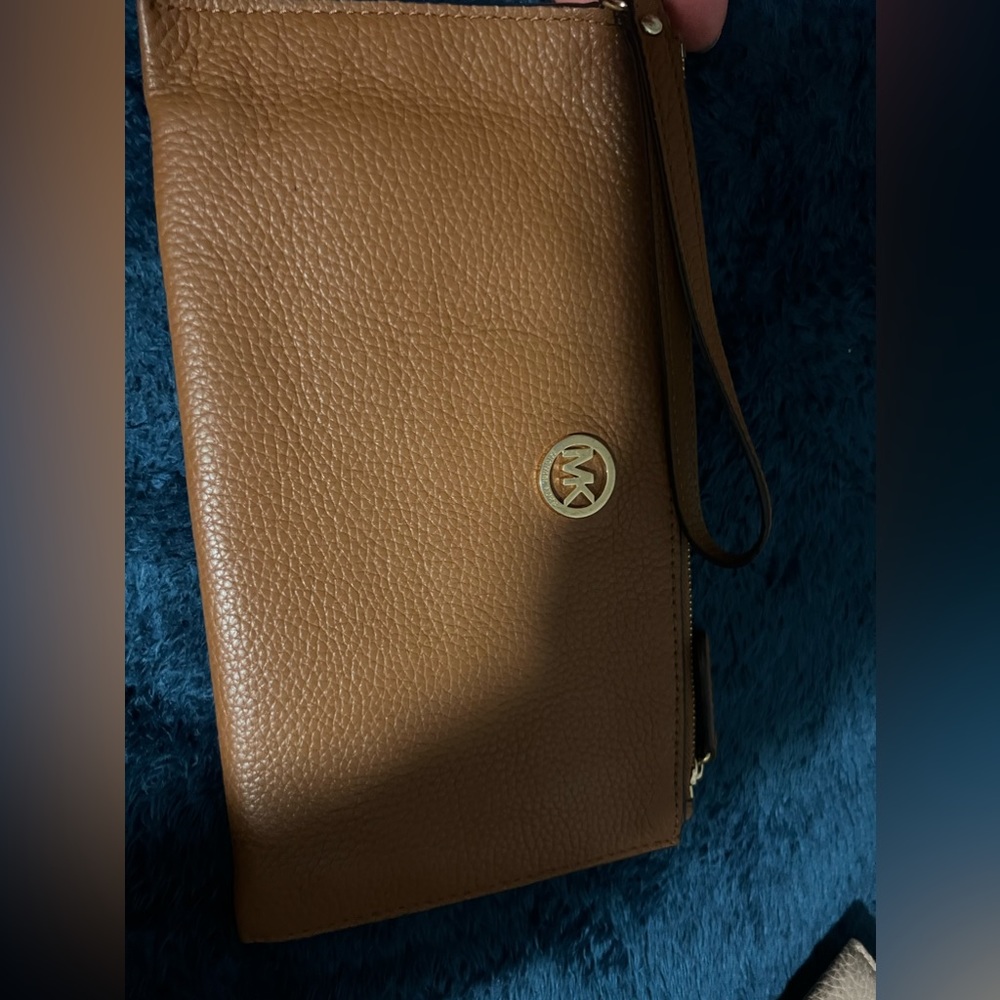 MK - Picture 2 of 2